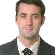 Profesor de matemáticas, imparte clases de apoyo a alumnos de primaria y secundaria